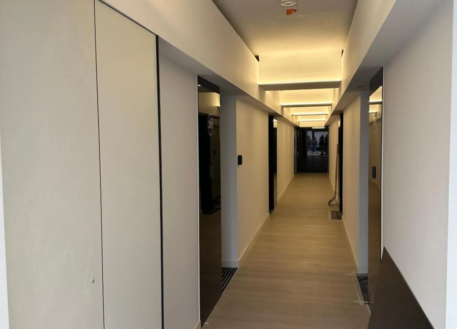 Cortina North New Luxury Apartment With Parking- Self Check In Voluntari Romania