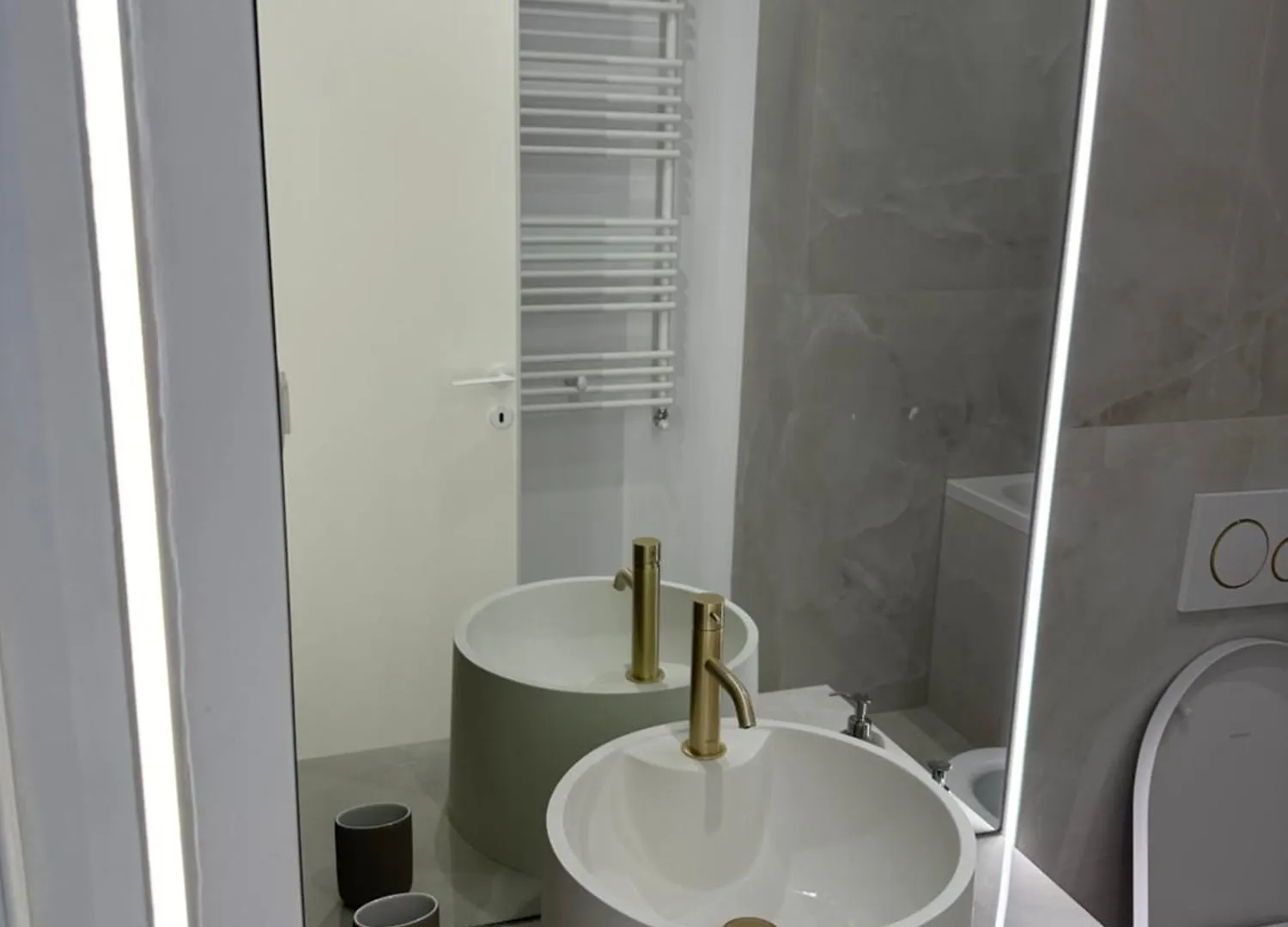 Cortina North New Luxury Apartment With Parking- Self Check In Voluntari