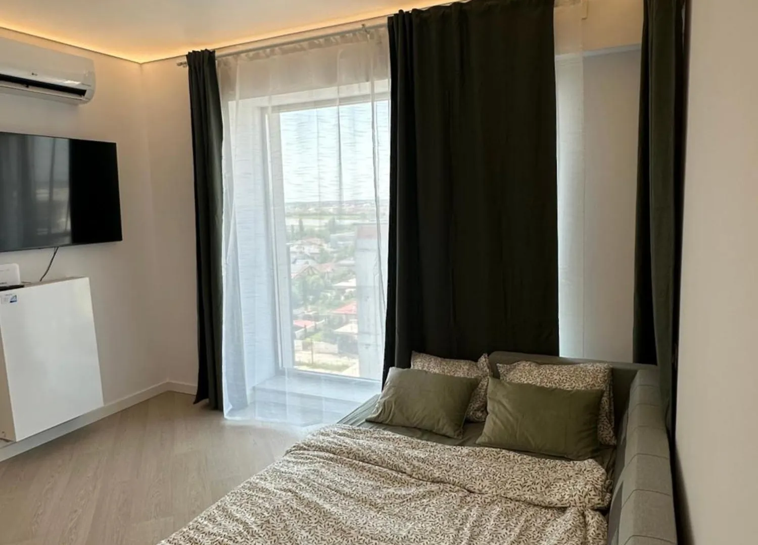 Cortina North New Luxury Apartment With Parking- Self Check In Voluntari