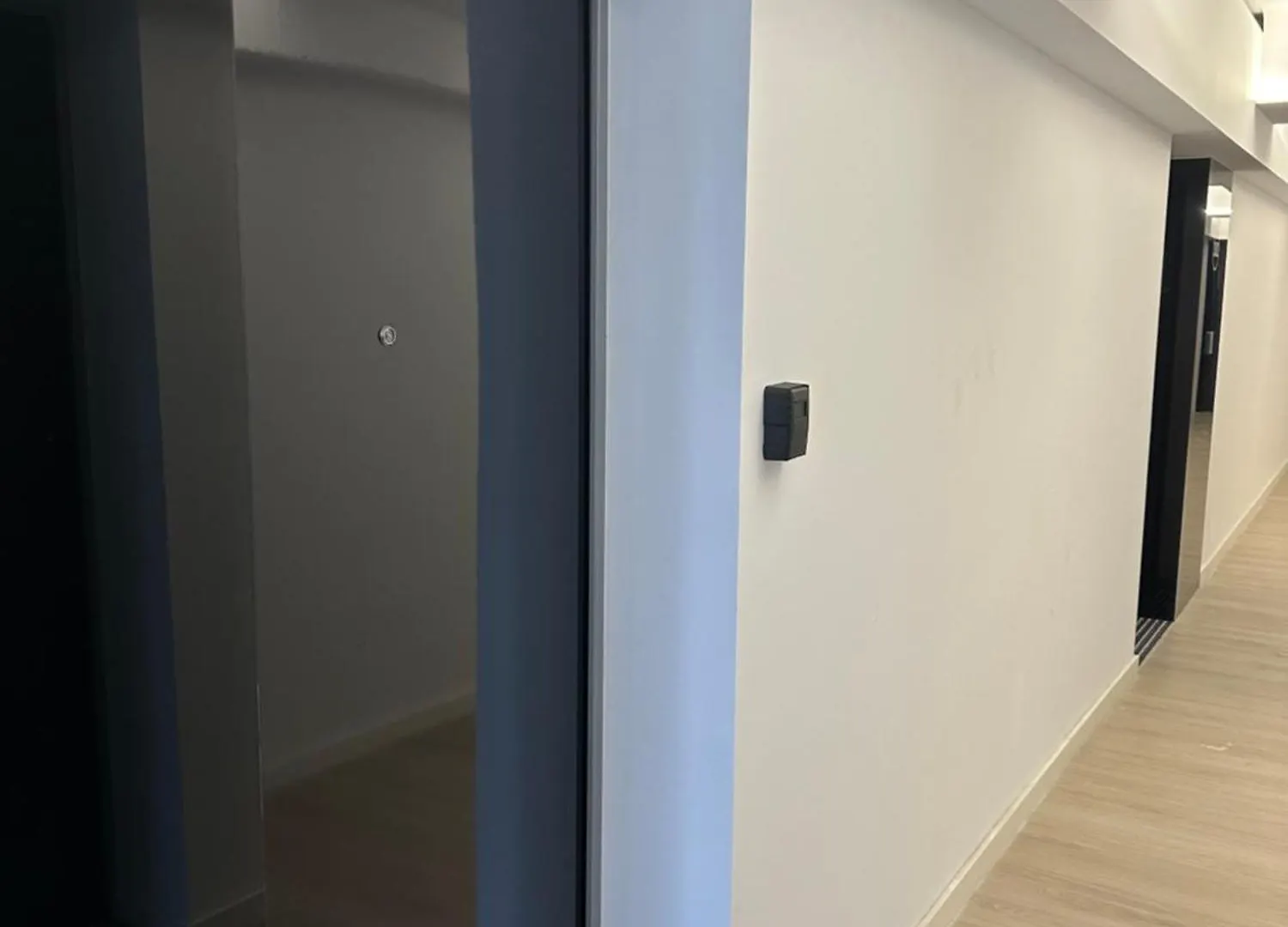 Cortina North New Luxury Apartment With Parking- Self Check In Voluntari