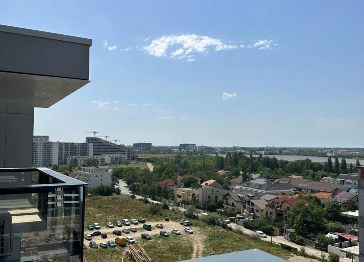 Cortina North New Luxury Apartment With Parking- Self Check In Voluntari