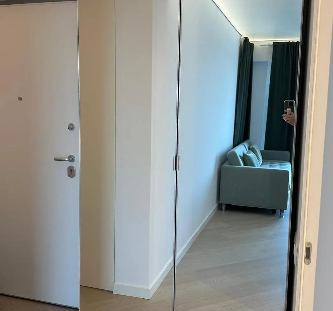 Cortina North New Luxury Apartment With Parking- Self Check In Voluntari