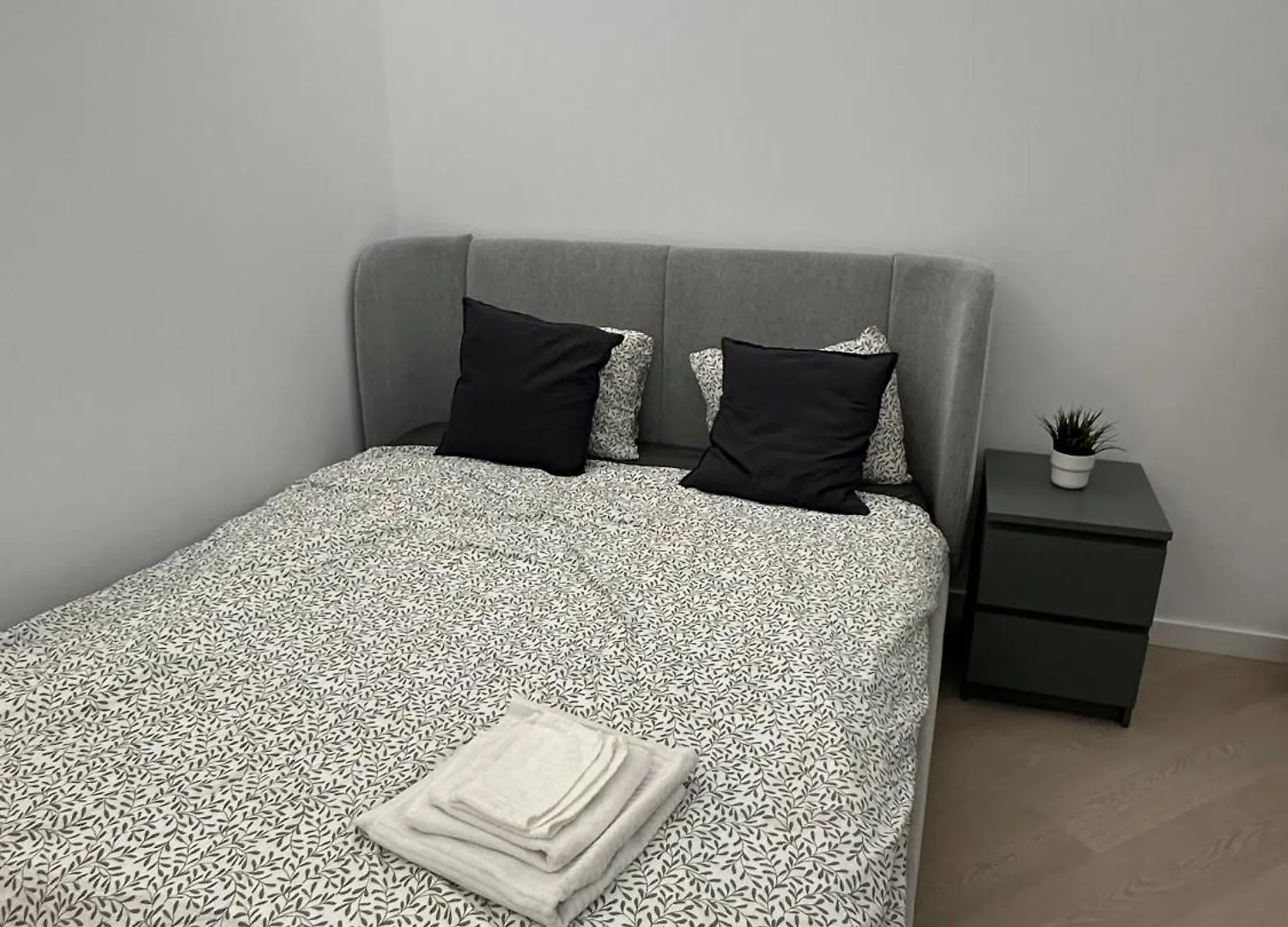 Cortina North New Luxury Apartment With Parking- Self Check In Voluntari Romania
