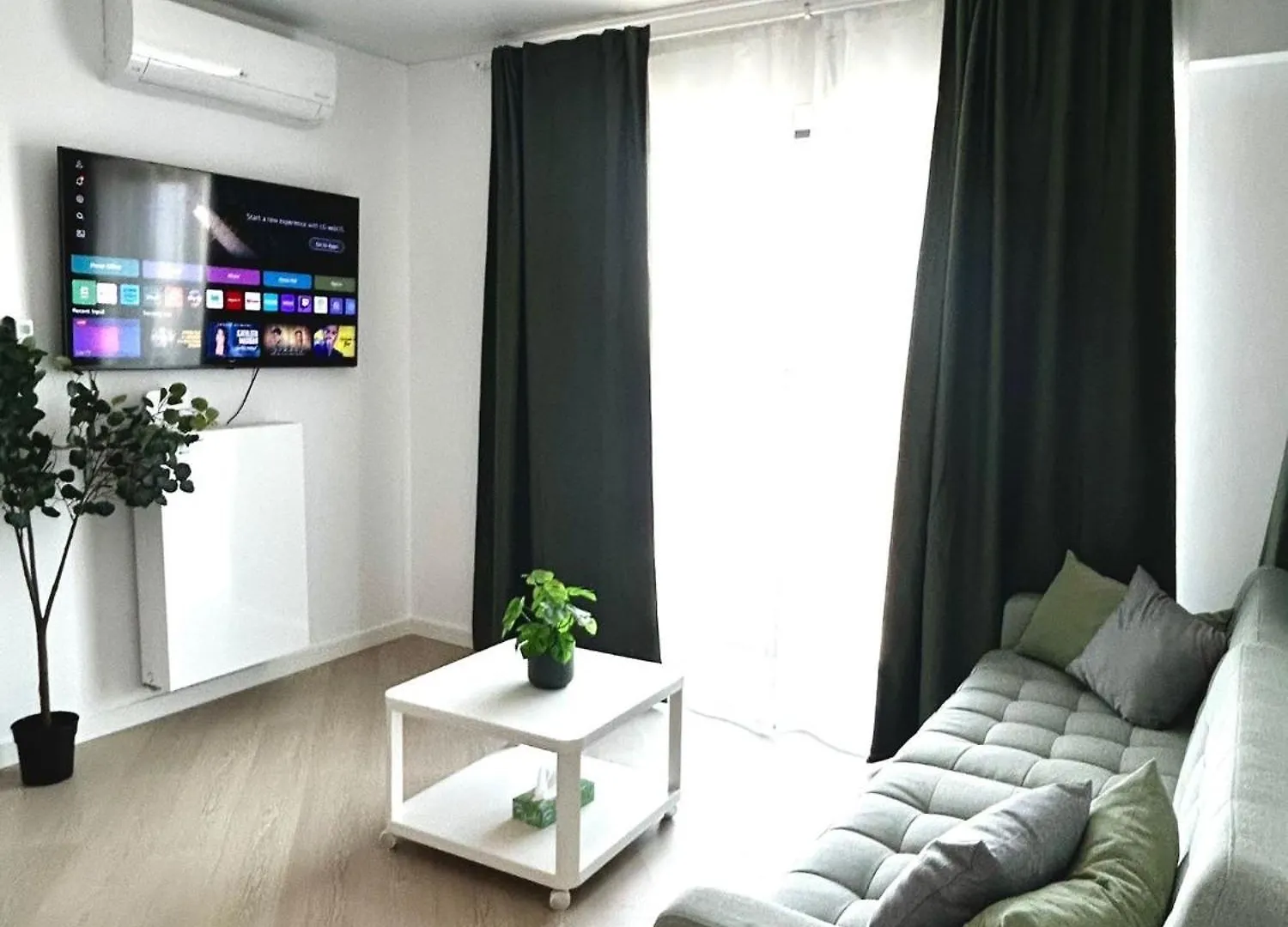 Cortina North New Luxury Apartment With Parking- Self Check In Voluntari