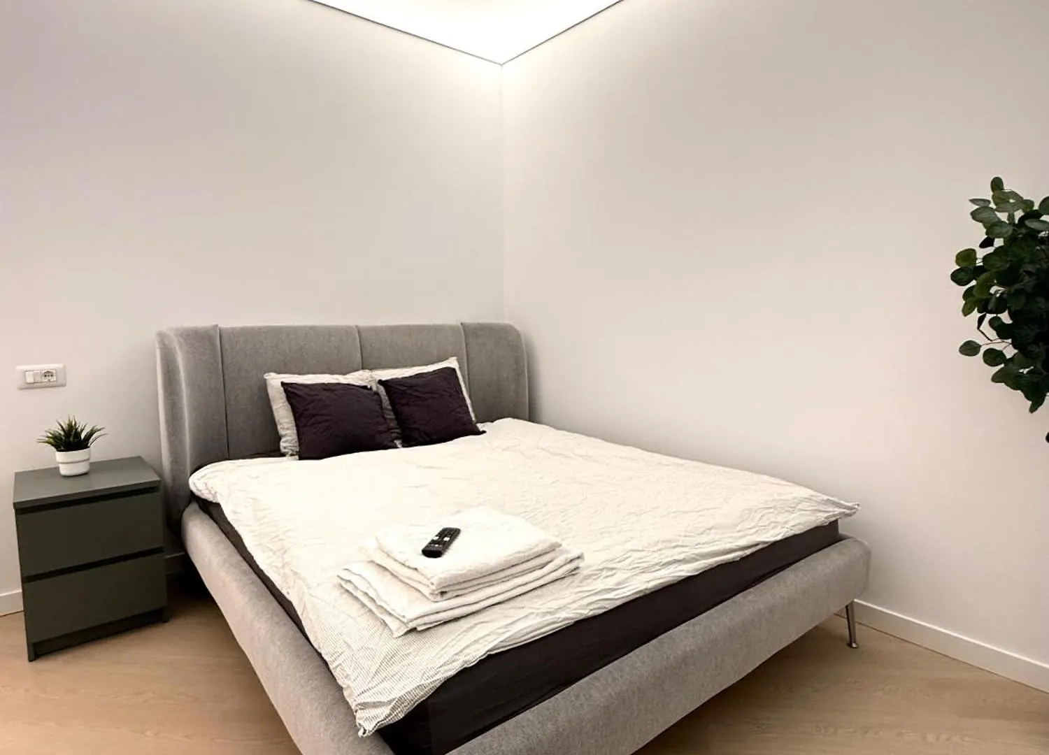 Cortina North New Luxury Apartment With Parking- Self Check In Voluntari 0*,